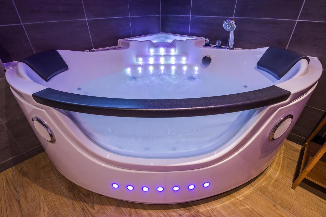 Escapade En Bord De Mer Avec Sauna Et Spa Prives 比尼克 外观 照片