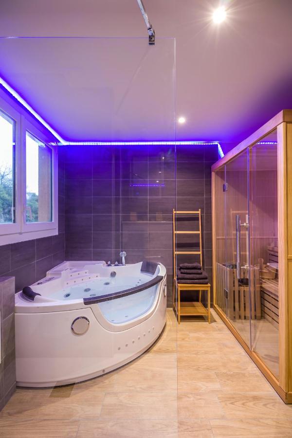 Escapade En Bord De Mer Avec Sauna Et Spa Prives 比尼克 外观 照片
