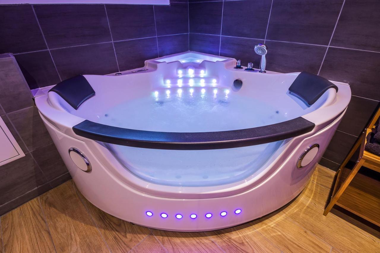 Escapade En Bord De Mer Avec Sauna Et Spa Prives 比尼克 外观 照片